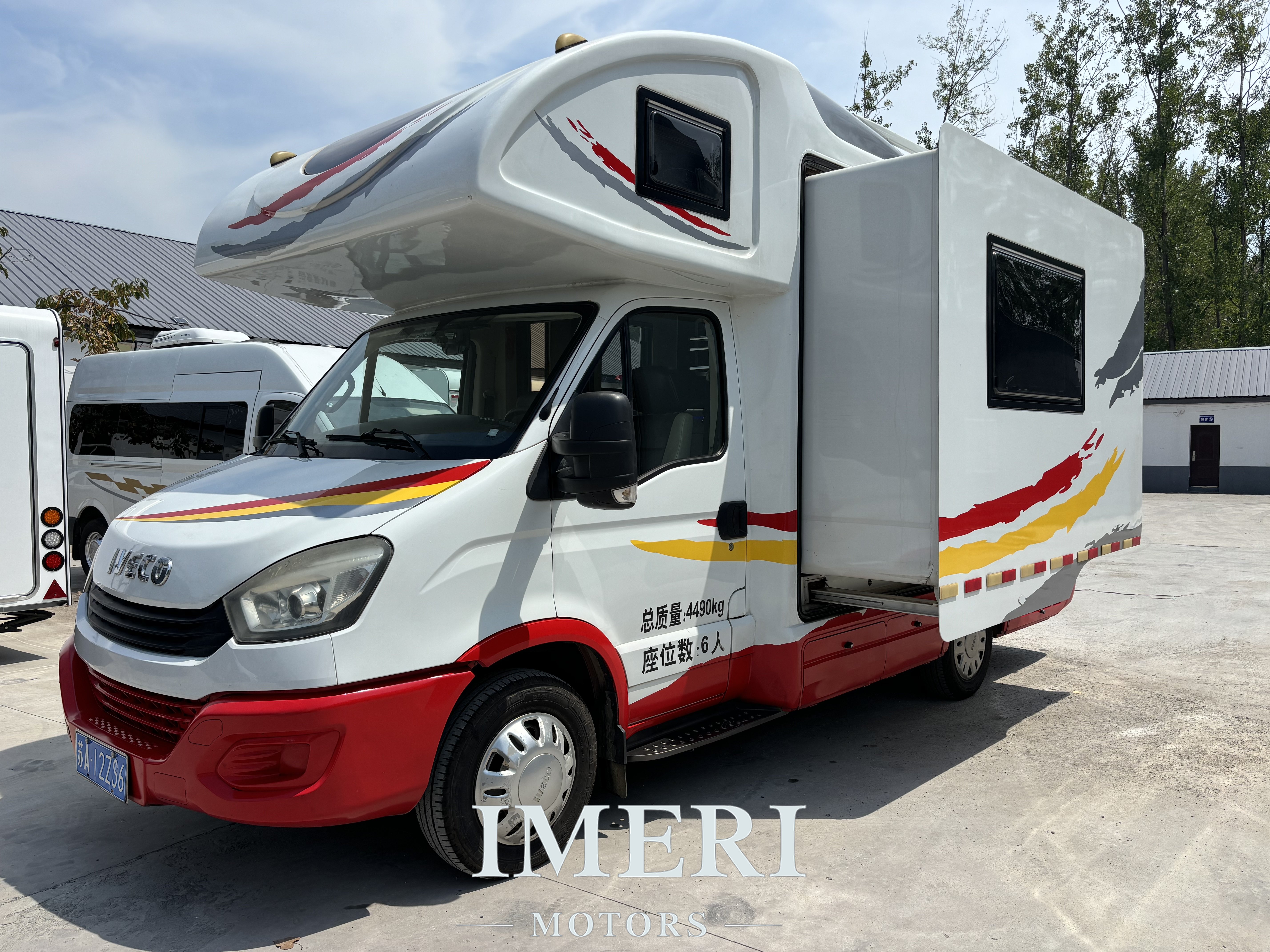 Iveco double expansion