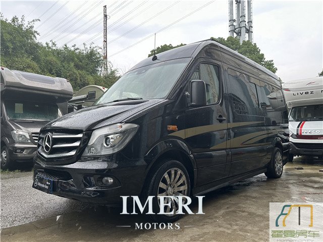 14 Mercedes-Benz Sprinter B-type RVs