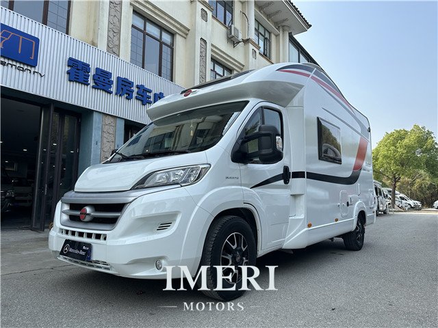 16 models of Mercedes-Benz T-type RV