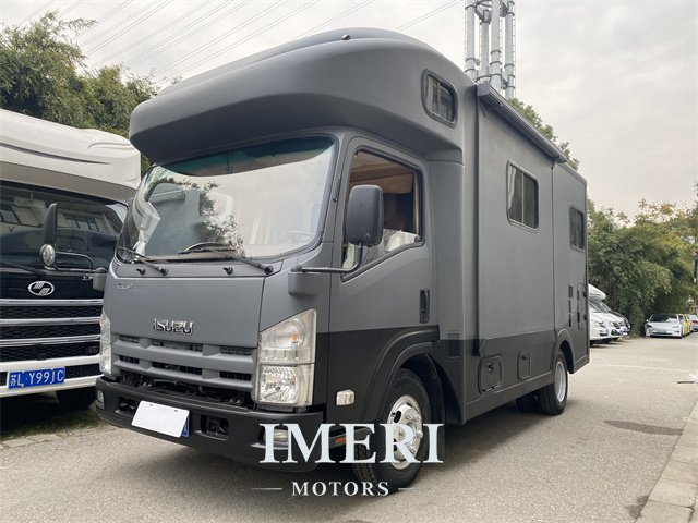 21 models of Isuzu 700P C-type RV