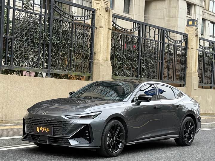Changan UNI-V 2023 1.5T premium model