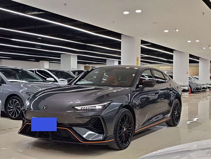 长安UNI-V 2025款 第三代 1.5T 500Bar尊贵运动型