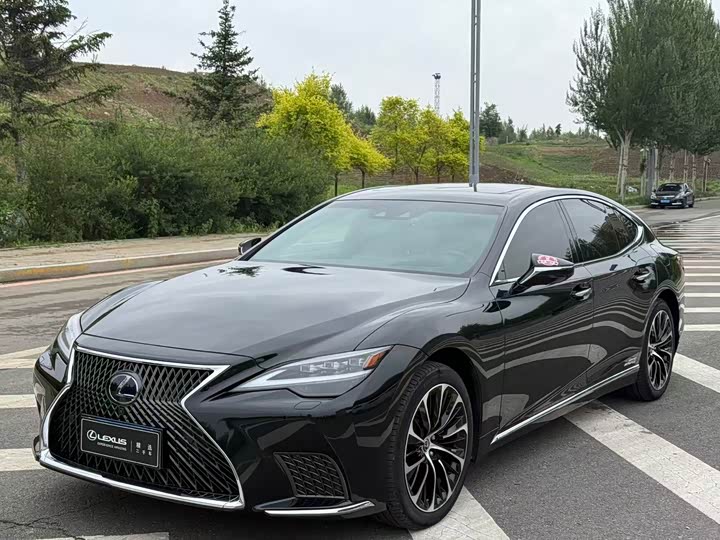 Lexus LS 2021 500h Executive Edition