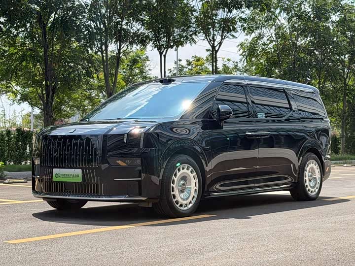Zeekr 009 2024 6-Seater Executive AWD 108kWh