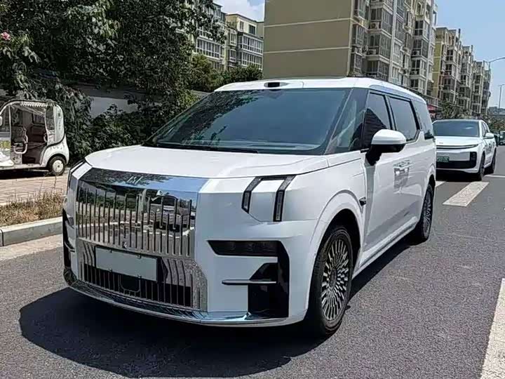 Zeekr 009 2024 6-Seater Executive AWD 108kWh