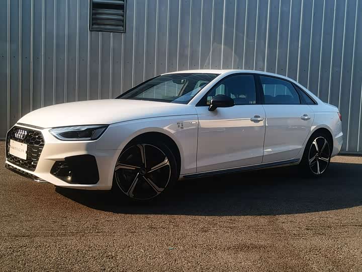AudiA4L 2025 Model 200 Million Sales Joy Edition 40 TFSI Luxury Dynamic Model