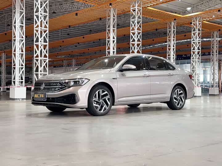 Sagitar 2023 280TSI DSG surpasses Lite version