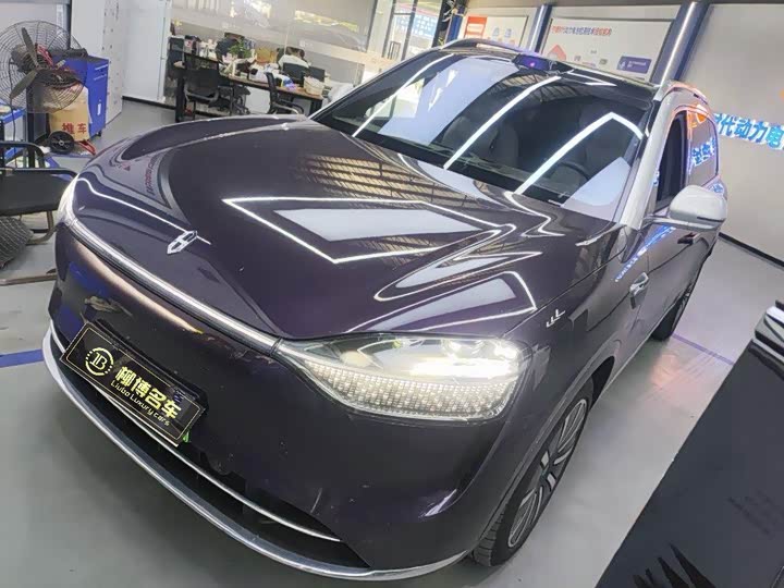 Wenjie M9 2025 extended range Ultra version 52kWh 6-seater version (192-line lidar)