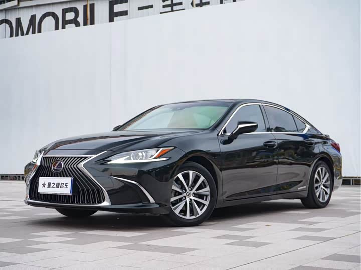 Lexus ES 2020 300h Excellence Edition National V