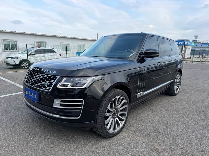 Range Rover 2022 3.0 L6 400PS Legendary Extended Classic Edition