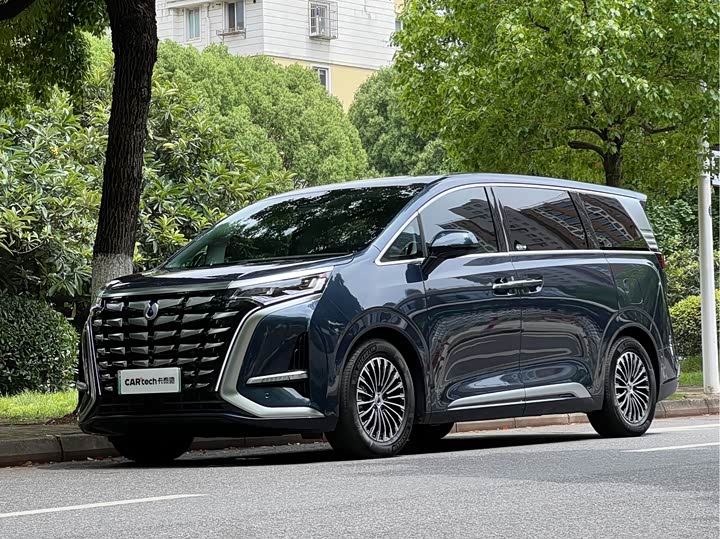 Denza D9 2022 model DM-i 970 four-wheel drive flagship model