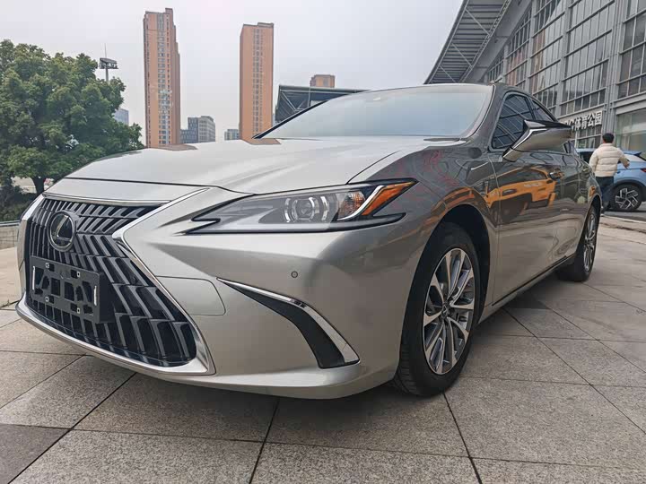 Lexus ES 2023 200 Excellence Edition