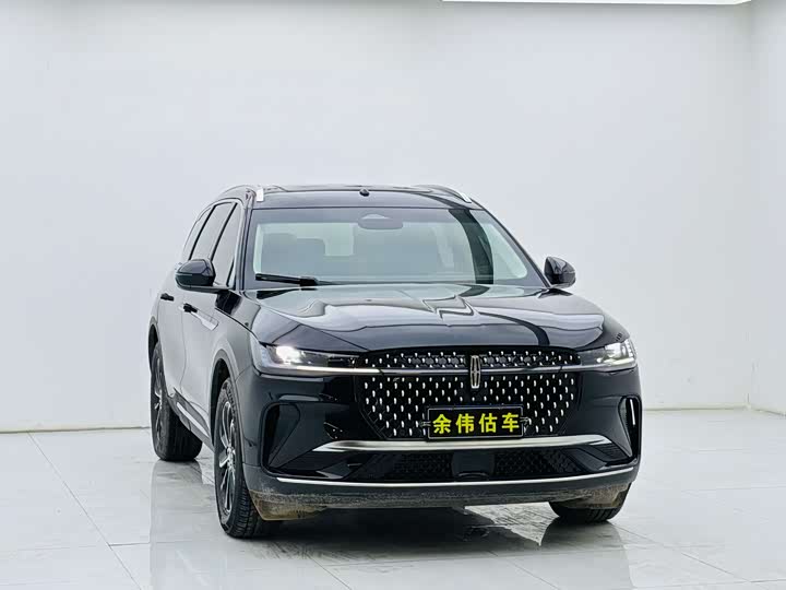 Nautilus 2023 2.0T AWD Premiere