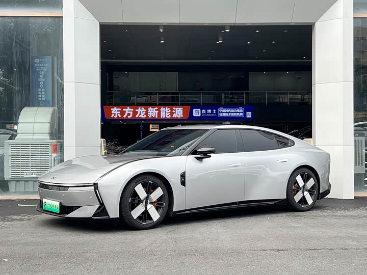 小鹏P7 2025款 820 超长续航 Ultra