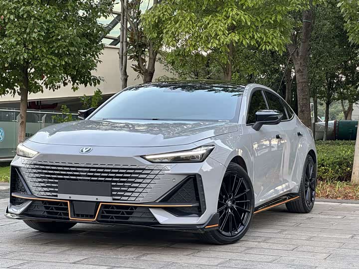 Changan UNI-V 2022 1.5T sports version