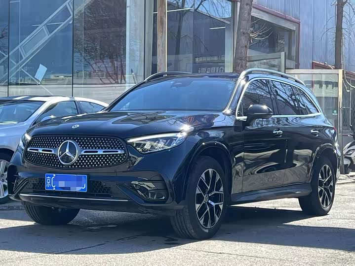 Mercedes-BenzGLC 2023 Model GLC 260 L 4MATIC LuxuryModel 5-seat