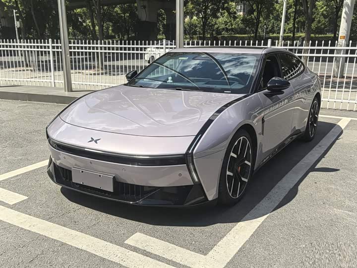小鹏P7 2025款 820 超长续航 Ultra