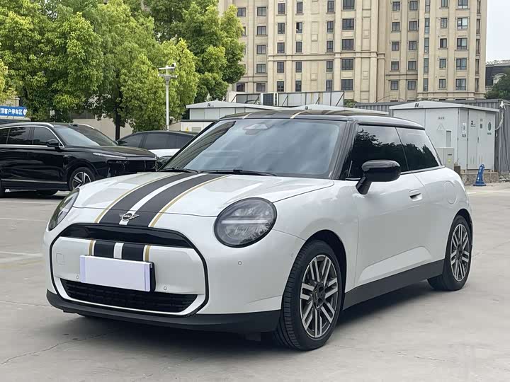 MINI Cooper Electric 2024 456km Cooper E Classic