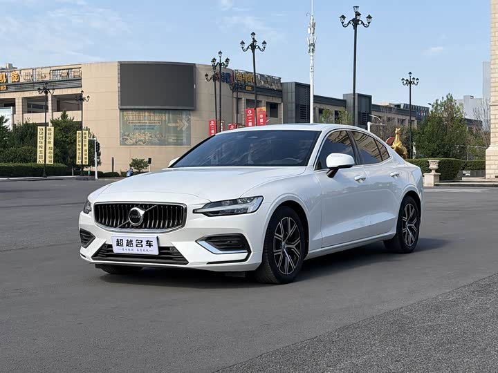 Volvo S60 2023 B4 Zhiyi Luxury Edition