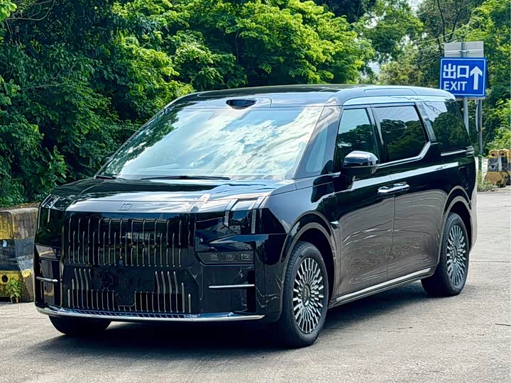 Zeekr 009 2024 6-Seater Executive AWD 108kWh