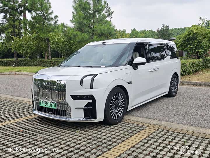 Zeekr 009 2024 seven-seat aisle version four-wheel drive 108kWh