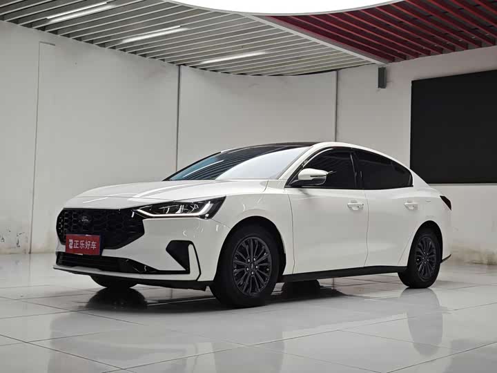 Focus 2022 Sedan EcoBoost 180 Automatic ST-Line Edition