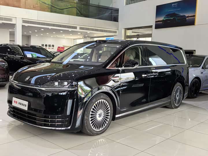 Luxeed V9 2026 Ultra