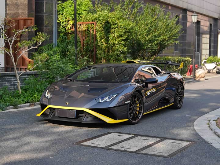 Huracán 2021 Huracán STO