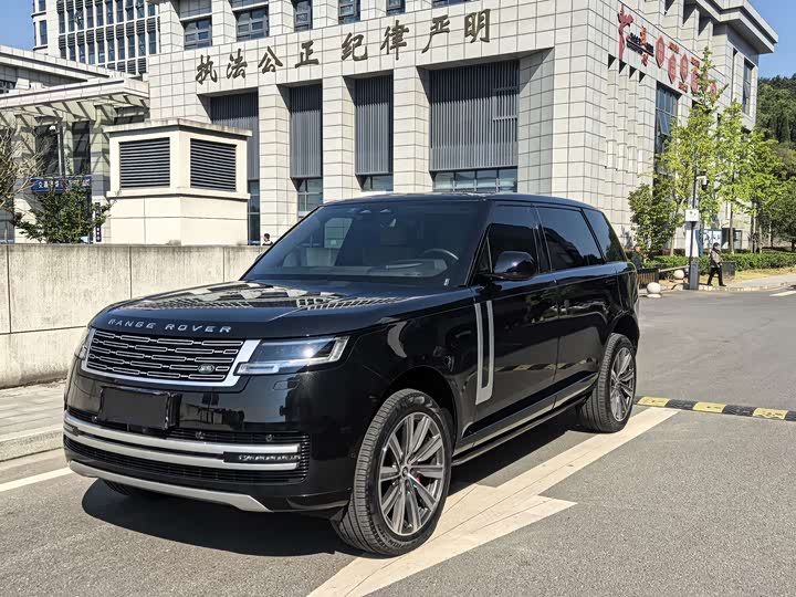 Range Rover 2023 3.0 L6 400PS Genesis Extended Edition