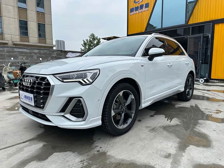 AudiQ3 2022 Model 35 TFSI Fashion DynamicModel