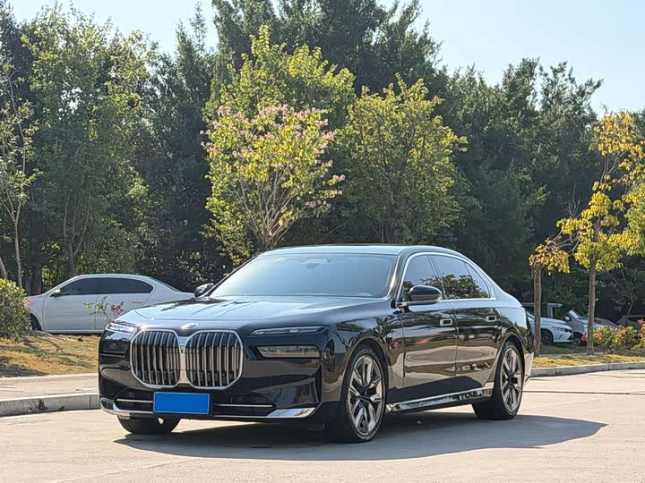 BMW7 Series 2023 Model 740Li PremiumModel Luxury Package