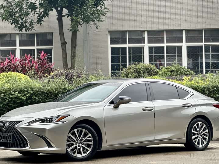 Lexus ES 2021 200 Excellence Edition