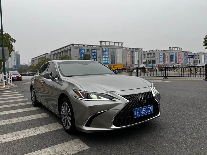 Lexus ES 2022 200 Excellence Edition