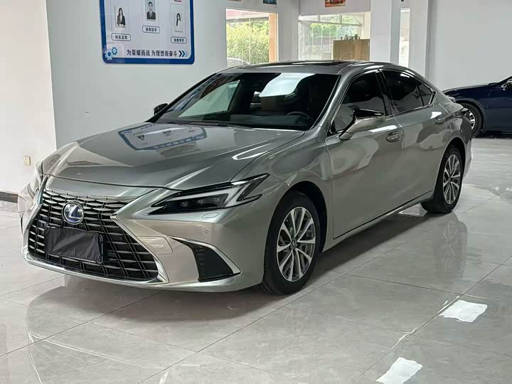 Lexus ES 2025 300h Premium Edition