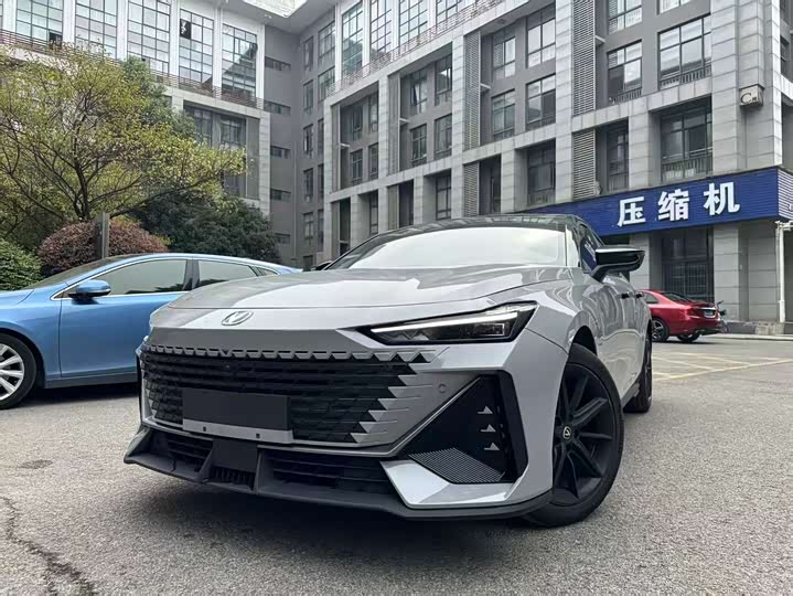 ChanganUNI-V 2022 Model 1.5T PremiumModel