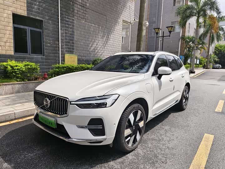 VolvoXC60 Plug-in Hybrid 2025 Model Plug-in Hybrid Long Range 4WD Zhiyuan Luxury Edition