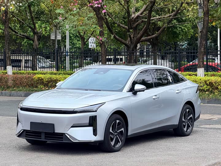 GalaxyL6 2025 Model EM-i 140km Starship Edition