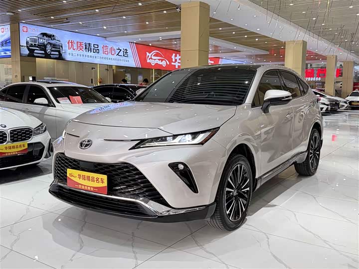 Vesa 2022 Model 2.0L CVT 2WD Premium Edition