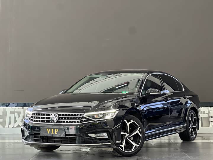 Magotan 2023 2 Million Edition 330TSI DSG Luxury