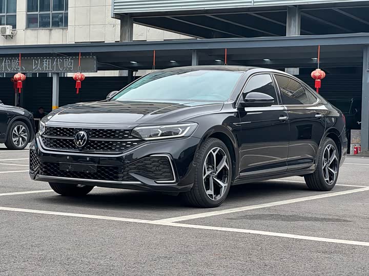 Passat 2023 Model 330TSI Star Luxury Edition