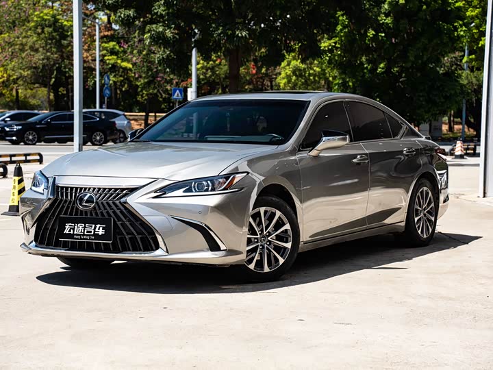 LexusES 2022 Model 300h Excellence Edition