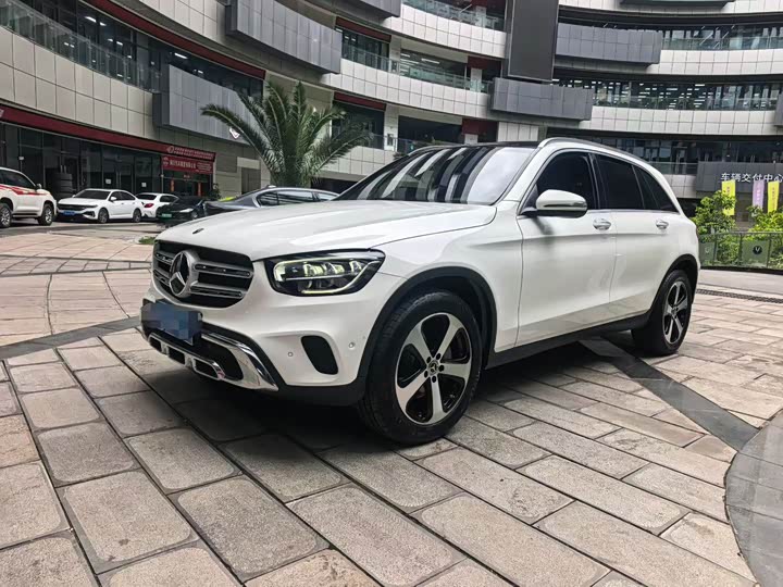 Mercedes-BenzGLC 2022 Model GLC 260 L 4MATIC Dynamic Model