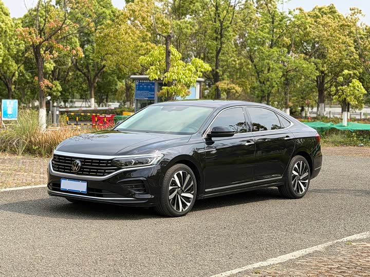 Passat 2022 330TSI Deluxe Edition