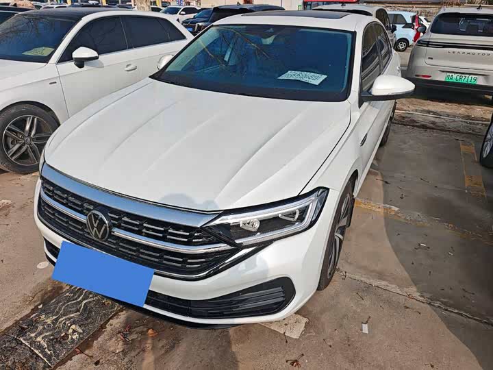 Sagitar 2025 Model 300TSI DSGExcellence Edition