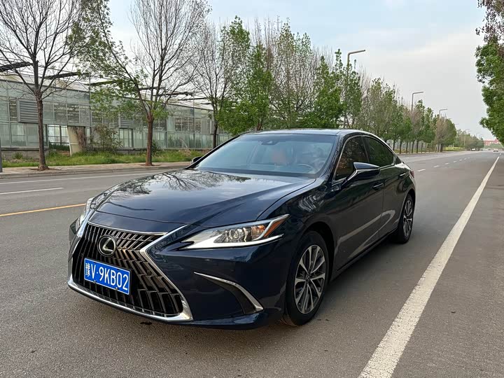 LexusES 2022 Model 300h Excellence Edition