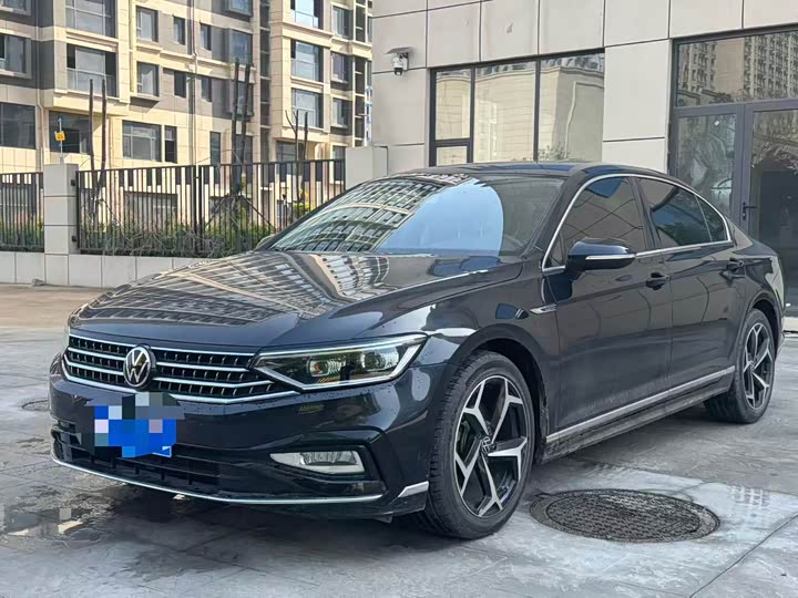 Magotan 2023 2 Million Edition 330TSI DSG Luxury