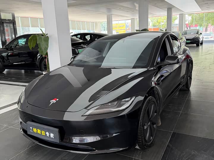 Model 3 2025 rear-wheel drive version