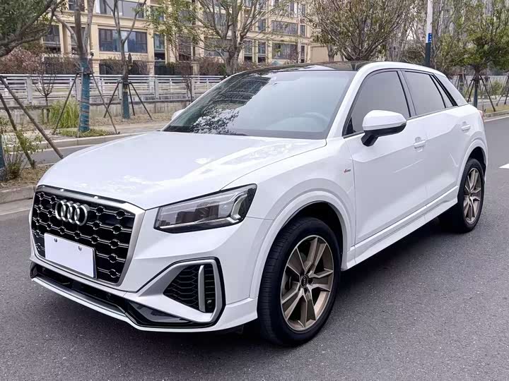 Audi Q2L 2022 35 TFSI fashionable and dynamic