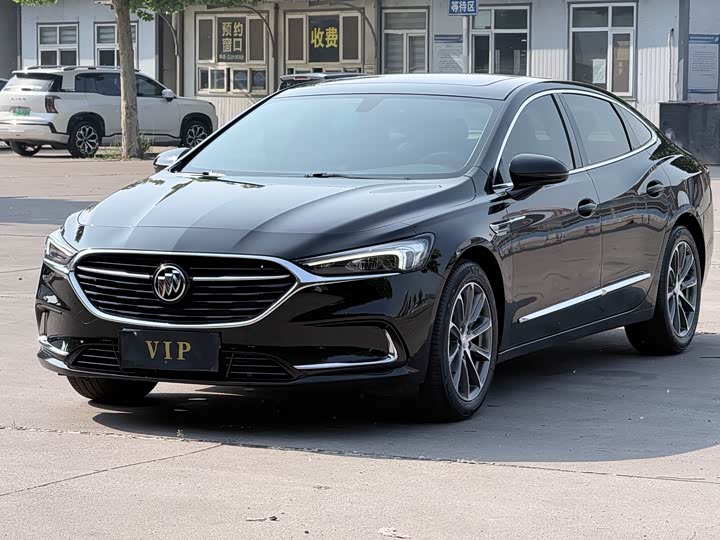 LaCrosse 2022 652T luxury model