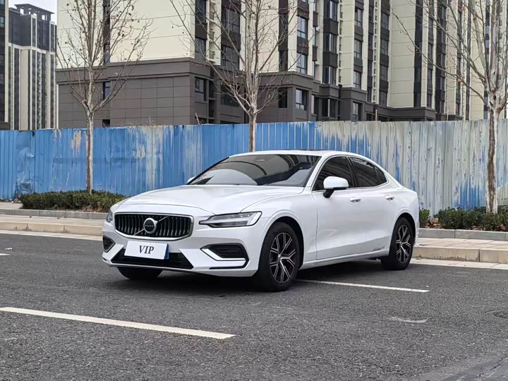 Volvo S60 2025 B4 Zhiyi Luxury Edition